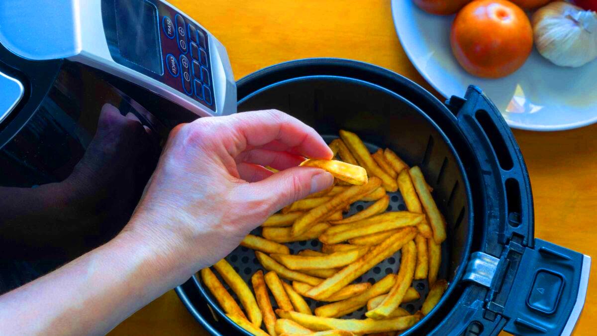 Depuis que je fais ça, mes frites Airfryer sont parfaites : ma voisine m’avait parlé d’eau chaude mais je ne l’avais pas cru
