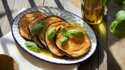 Aubergines à la milanaise : la recette d’été irrésistible de Laurent Mariotte