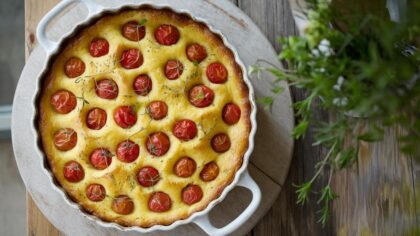 Clafoutis tomates–moutarde rapide : 12 minutes d’assemblage