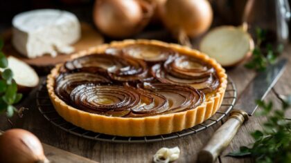Tatin salée oignons–chèvre : renversante au sens propre